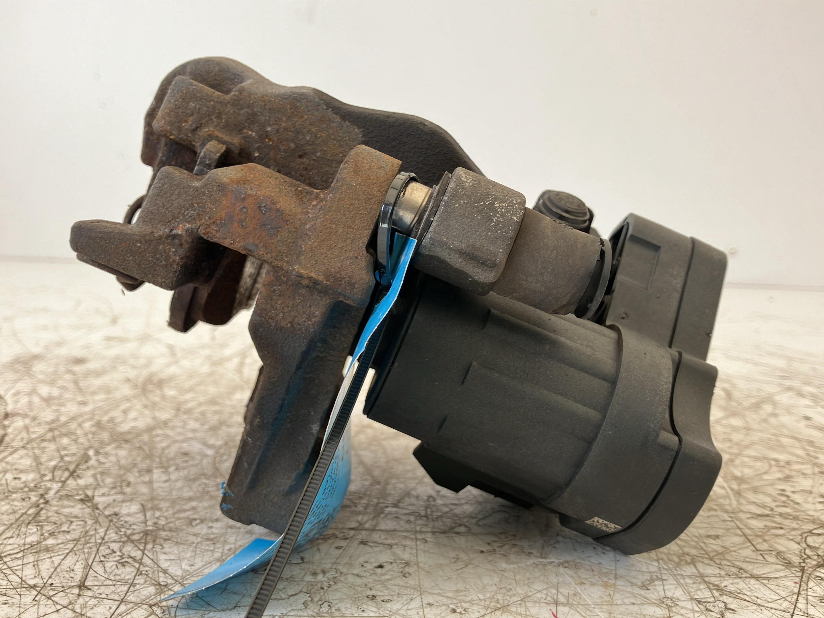 Bremssattel links hinten VW Golf VII Variant Van (BA) 1.6 TDI BlueMotion  81 kW  110 PS (05.2013-03.2017)
