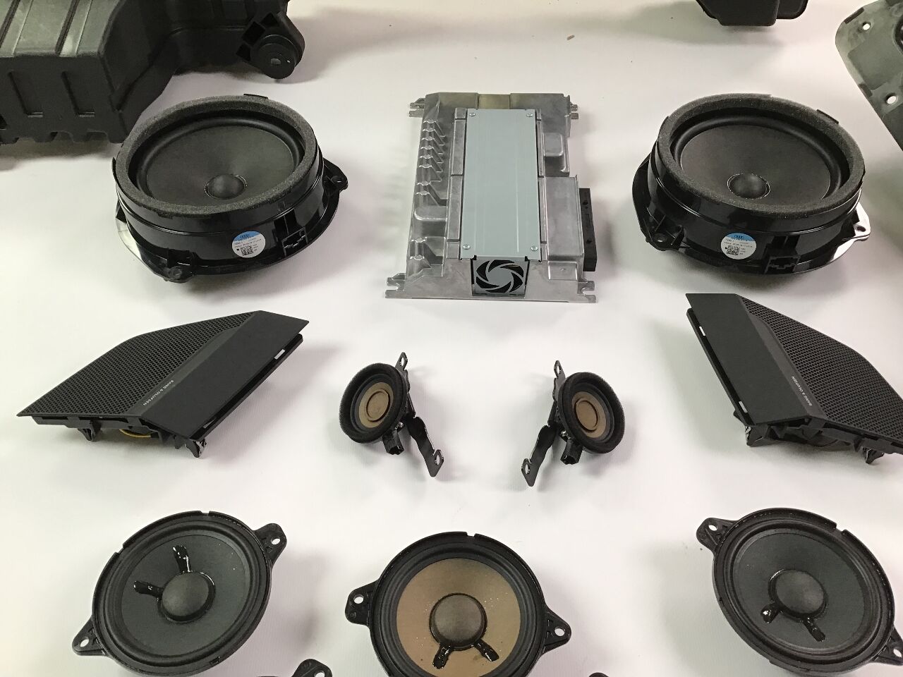 Lautsprechersystem AUDI E-TRON (GEN) Electric quattro  300 kW  408 PS (09.2018-> )