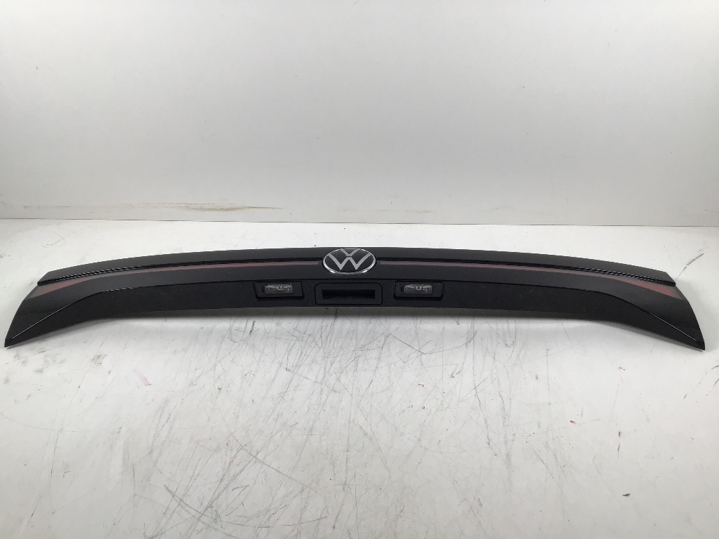 Feu arrière centre VW T-Cross (C11) 1.0 TSI  70 kW  95 PS (12.2018-> )