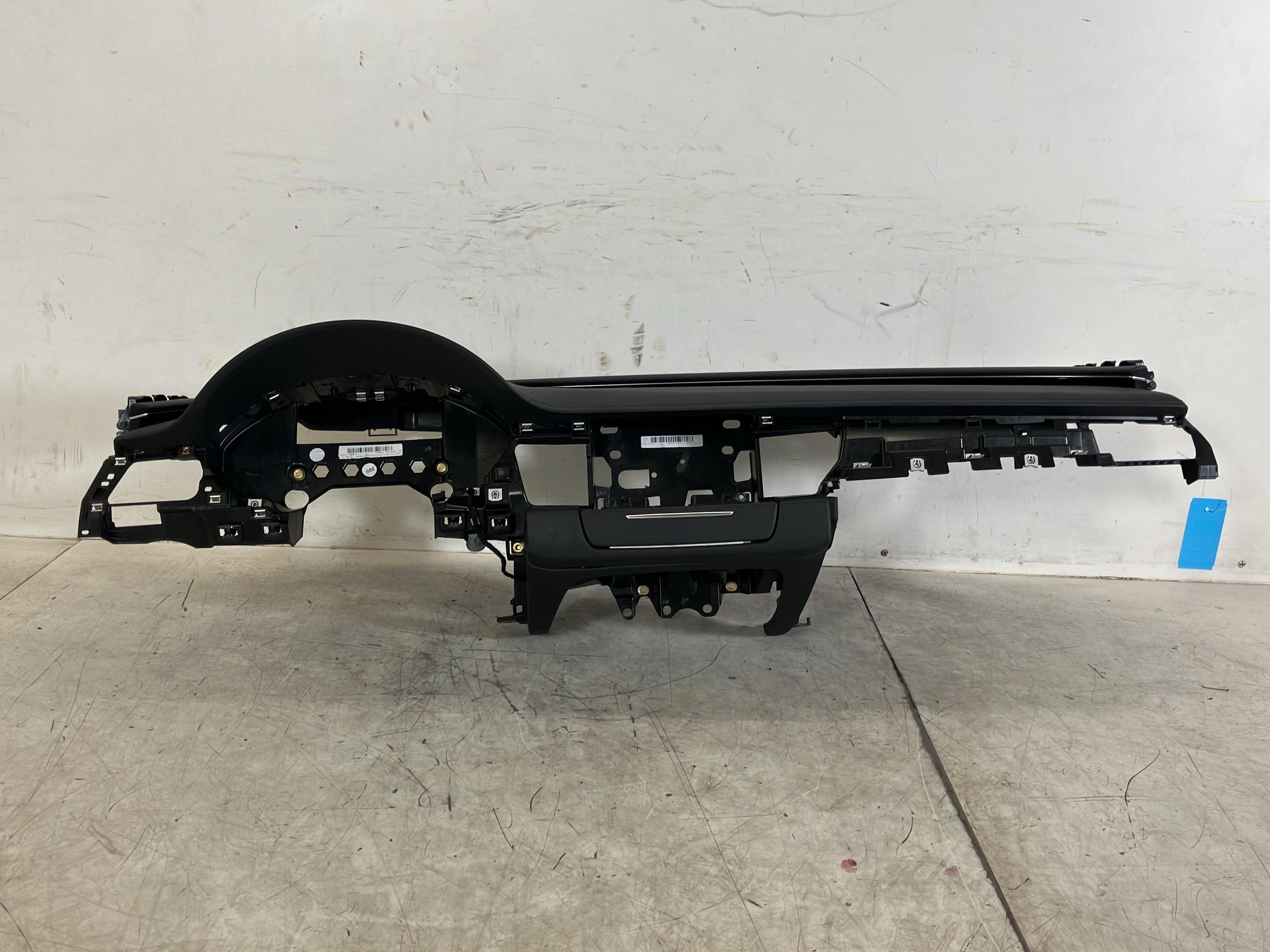 Car dashboard AUDI A8 (4H) 3.0 TDI quattro  190 kW  258 PS (10.2013-01.2018)