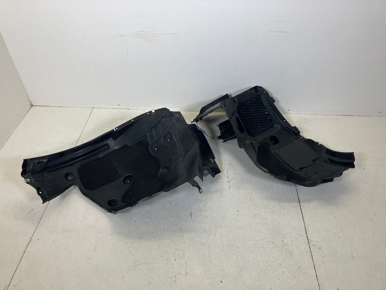 Passage de roue avant gauche BMW 8er Cabriolet (G14, F91) 840d Mild-Hybrid xDrive  250 kW  340 PS (11.2020-> ) Passage de roue avant gauche BMW 8er Cabriolet (G14, F91) 840d Mild-Hybrid xDrive  250 kW  340 PS (11.2020-> )