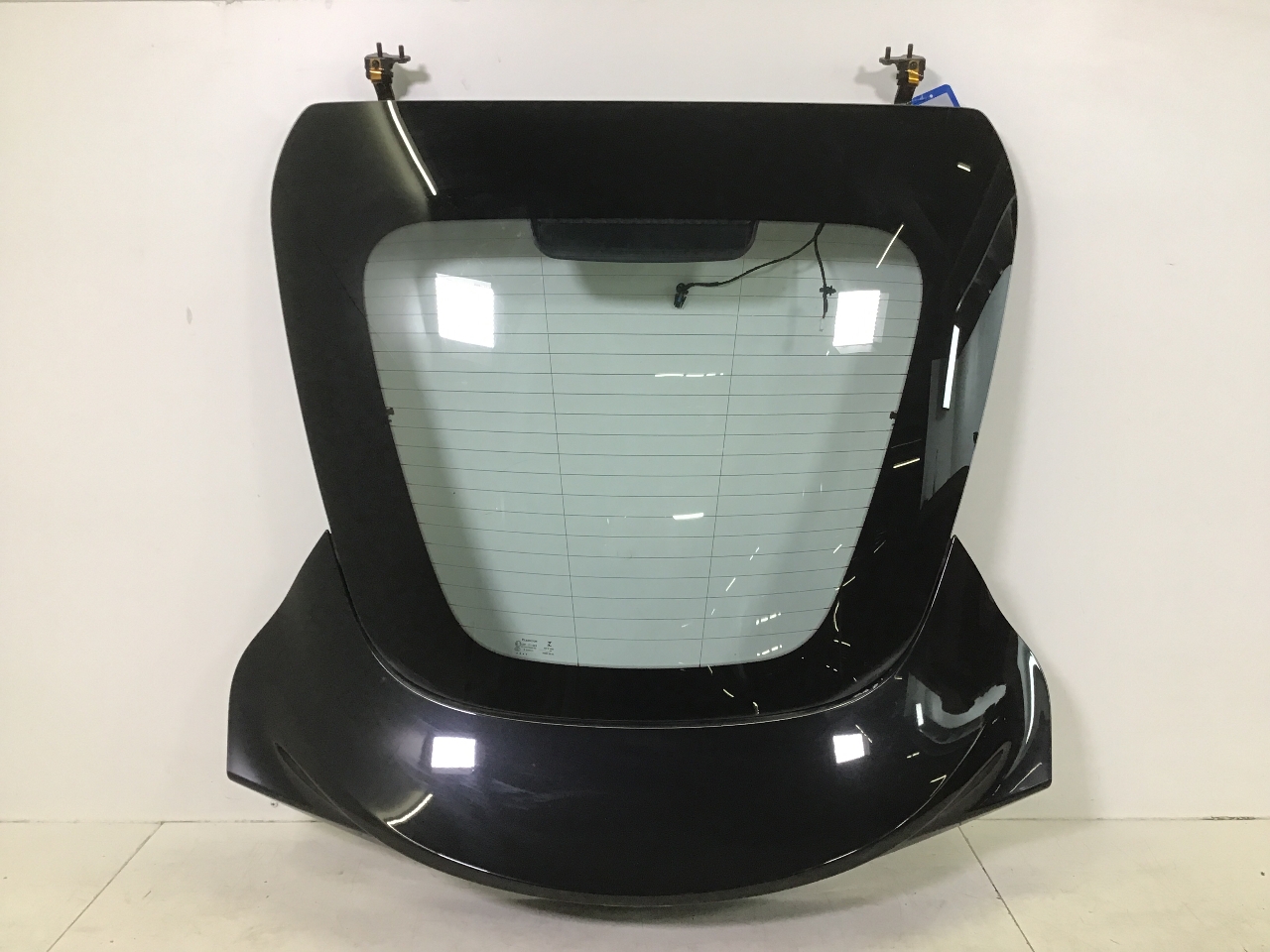 Hayon / couvercle de coffre TOYOTA Supra (DB) 3.0 GR  250 kW  340 PS (03.2019-> ) Hayon / couvercle de coffre TOYOTA Supra (DB) 3.0 GR  250 kW  340 PS (03.2019-> )