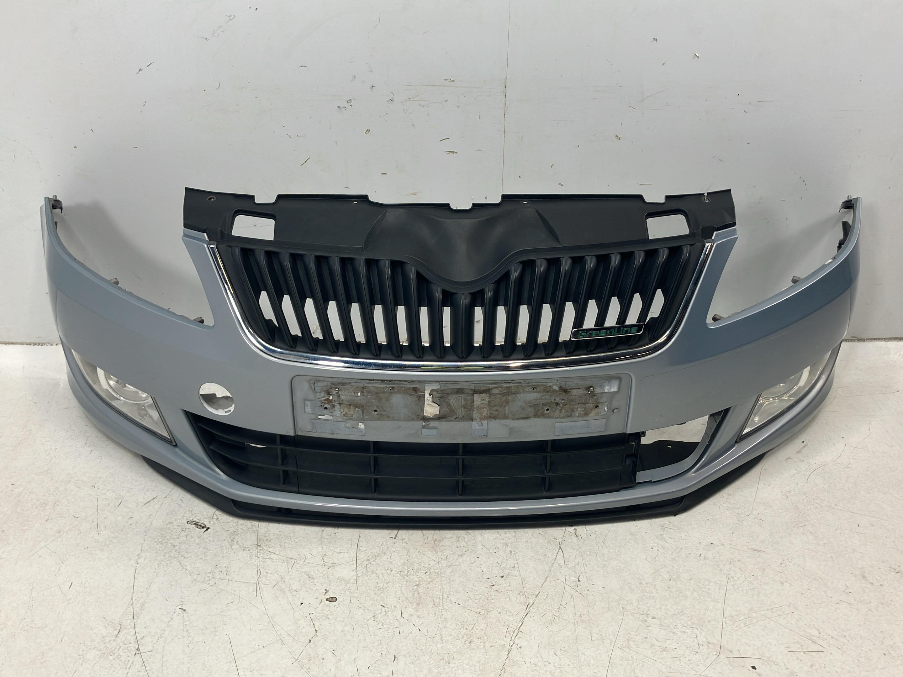 Pare-chocs avant SKODA Roomster (5J) 1.2 TDI  55 kW  75 PS (03.2010-05.2015)