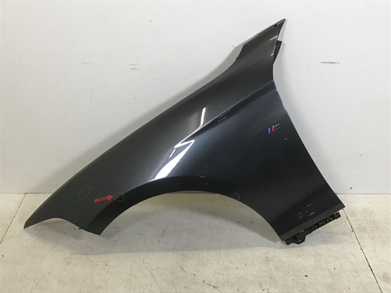 Spatbord links voor BMW 2er Coupe (F22, F87) 218d  110 kW  150 PS (07.2015-> )