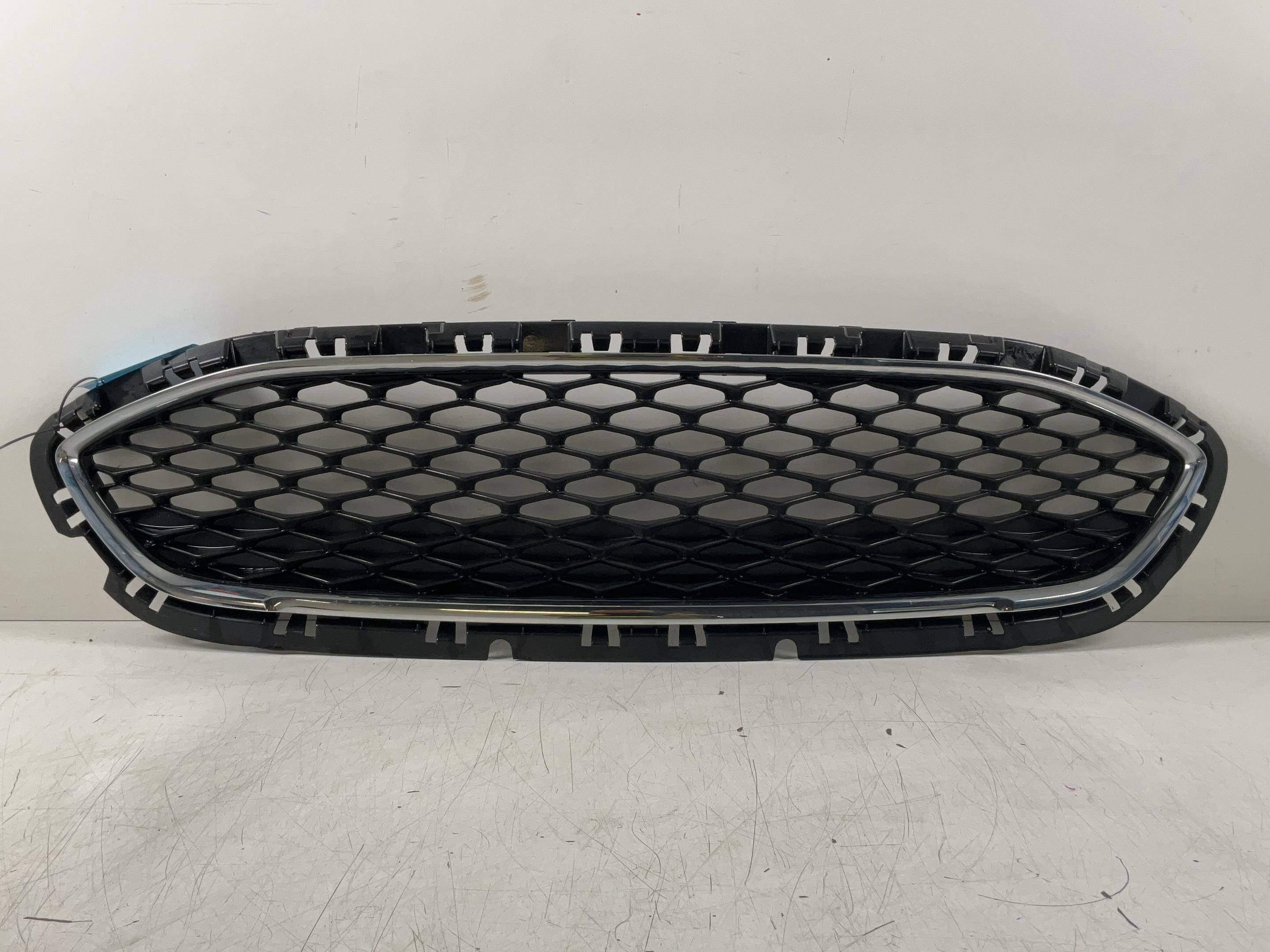Grille de calandre FORD Fiesta VII (HJ, HF) 1.1  52 kW  70 PS (05.2017-> )