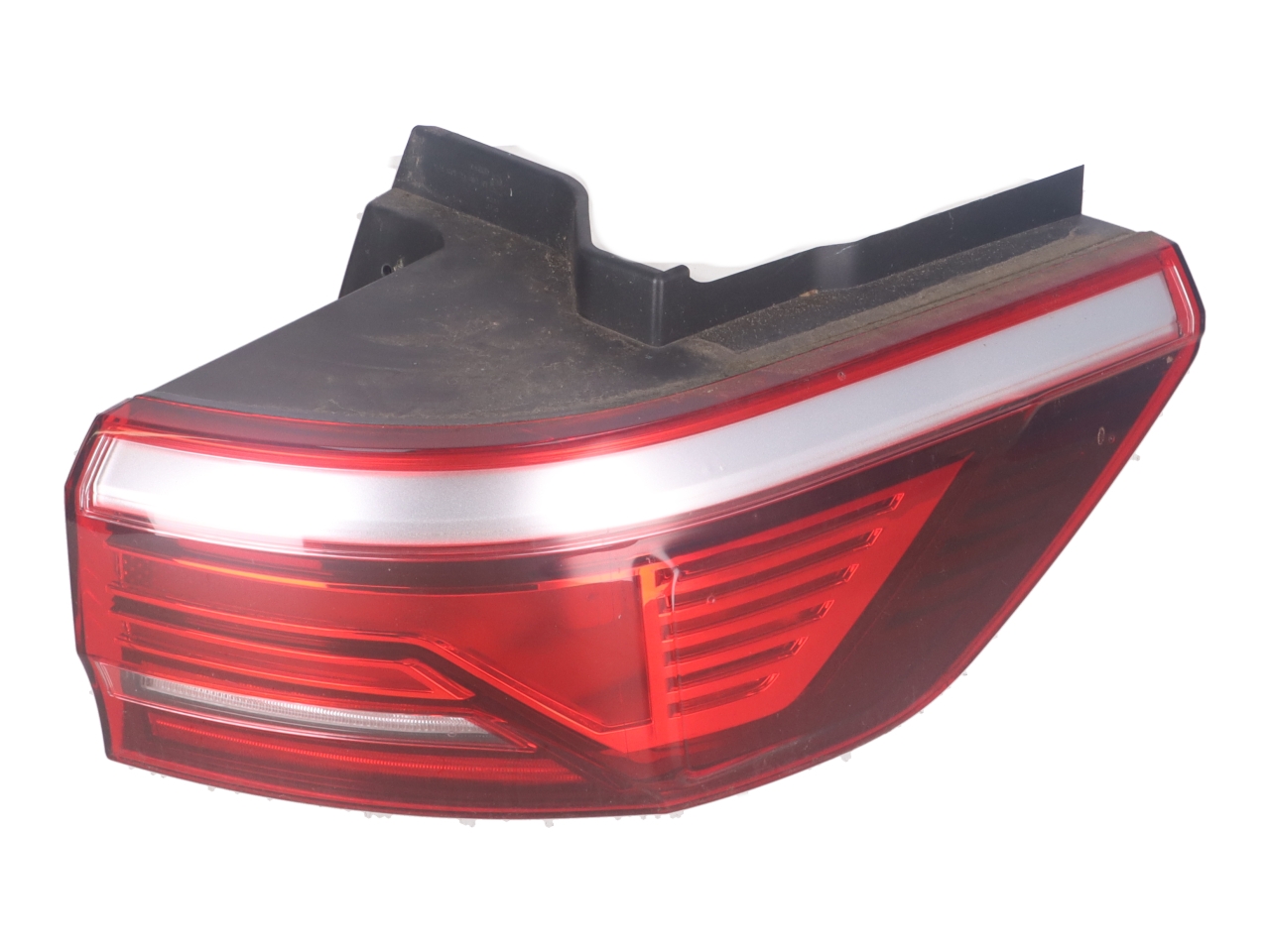 Tail-lamp right outside VW Transporter T7 Multivan 2.0 TSI 150 kW 204 ...