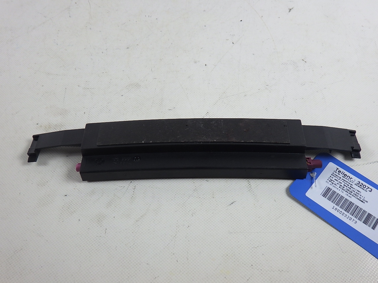 Antenna amplifier BENTLEY Flying Spur (4W) 6.0  460 kW  626 PS (03.2013-> ) Antenna amplifier BENTLEY Flying Spur (4W) 6.0  460 kW  626 PS (03.2013-> )