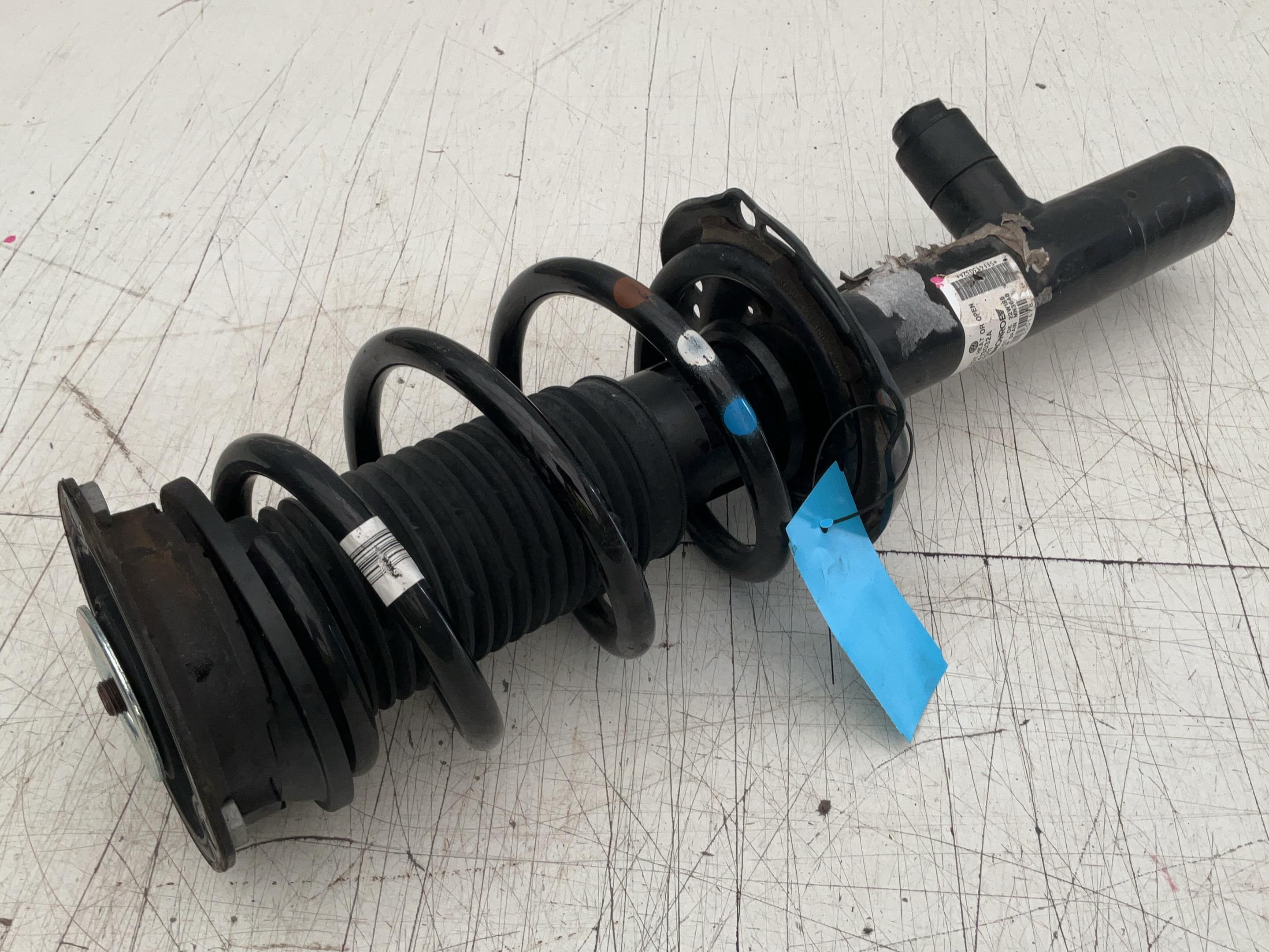 Jambe de suspension avant droit CUPRA Formentor (KM7) 2.5 VZ5 4Drive  287 kW  390 PS (10.2021-> )