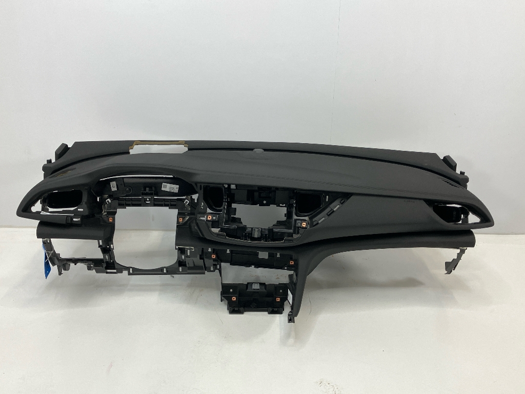Car dashboard OPEL Insignia B Grand Sport (Z18) 1.4 Turbo  107 kW  145 PS (04.2020-> ) Car dashboard OPEL Insignia B Grand Sport (Z18) 1.4 Turbo  107 kW  145 PS (04.2020-> )