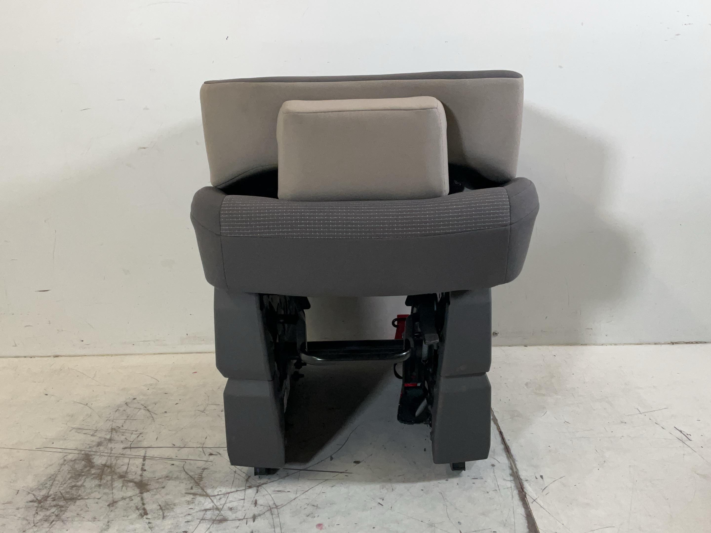 3. Sitzreihe VW Transporter T7 Multivan 1.5 TSI  100 kW  136 PS (10.2021-> )