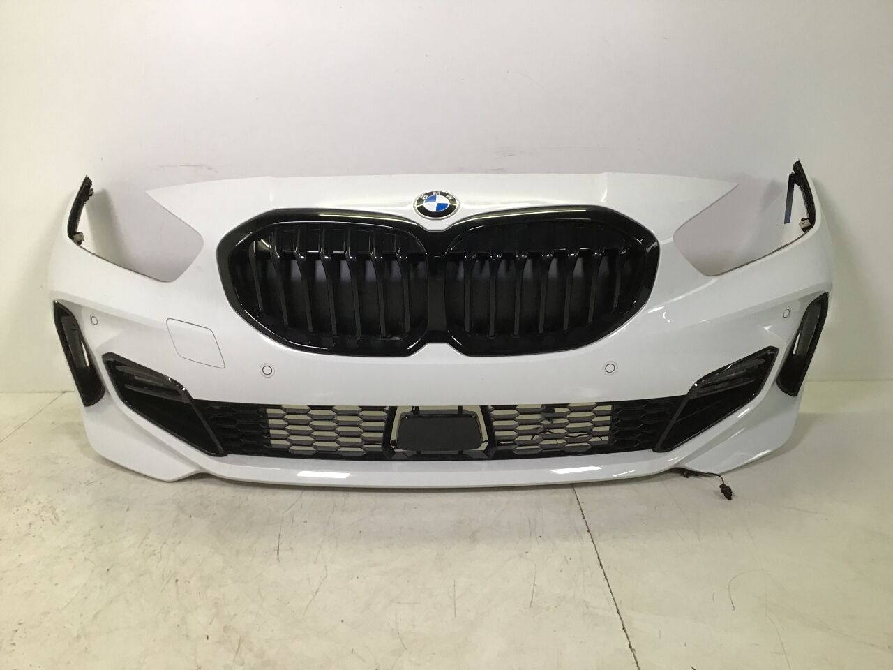 Bumper front BMW 1er (F40) 118i  103 kW  140 PS (07.2019-> )