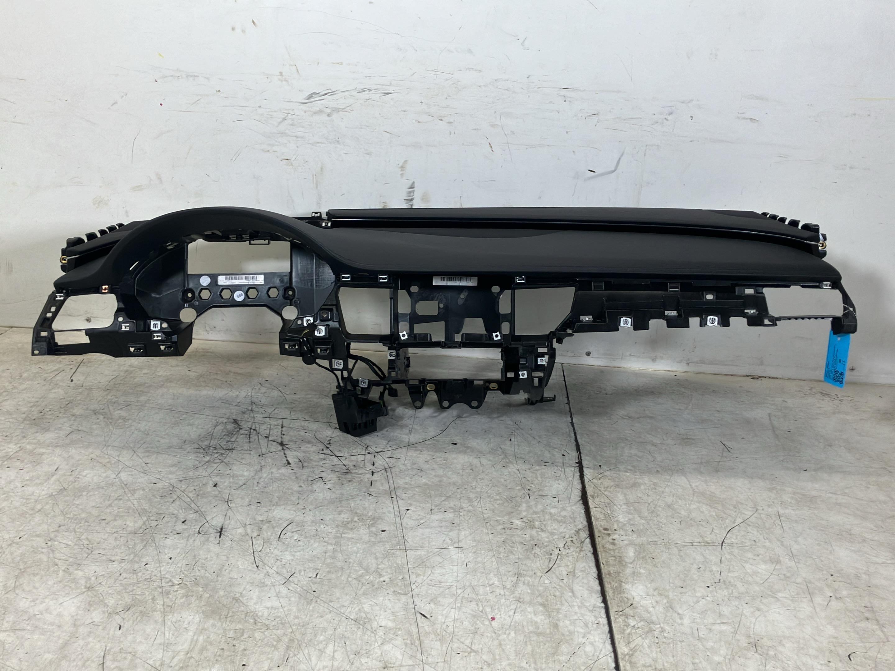 Car dashboard AUDI A8 (4H) 3.0 TDI quattro  190 kW  258 PS (10.2013-01.2018)