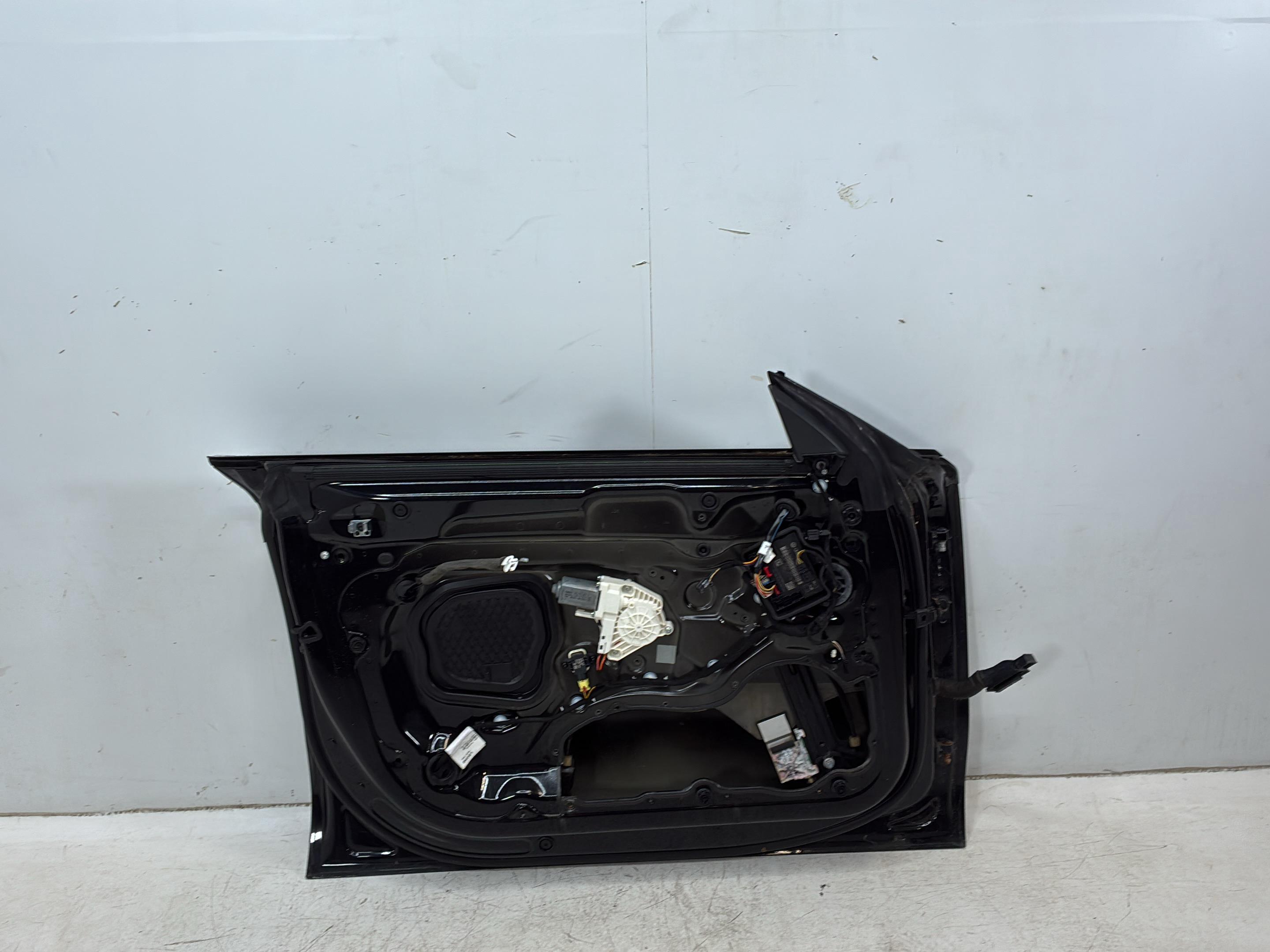 Door left front AUDI A7 Sportback (4G) 3.0 TDI quattro  180 kW  245 PS (10.2010-06.2016)