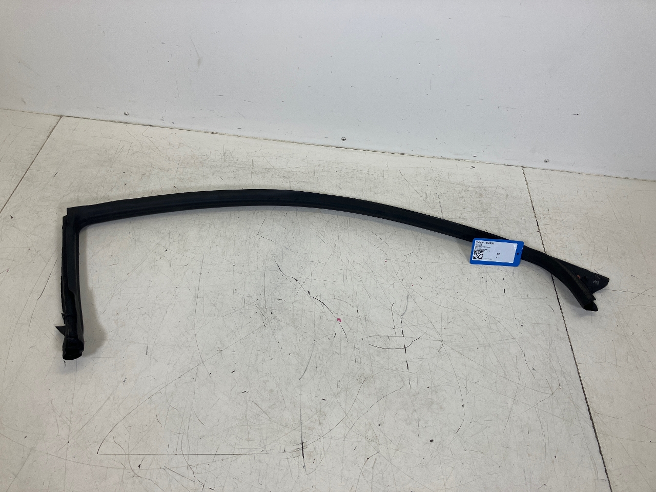 Door seal FERRARI 458 4.5  416 kW  566 PS (12.2009-> ) Door seal FERRARI 458 4.5  416 kW  566 PS (12.2009-> )