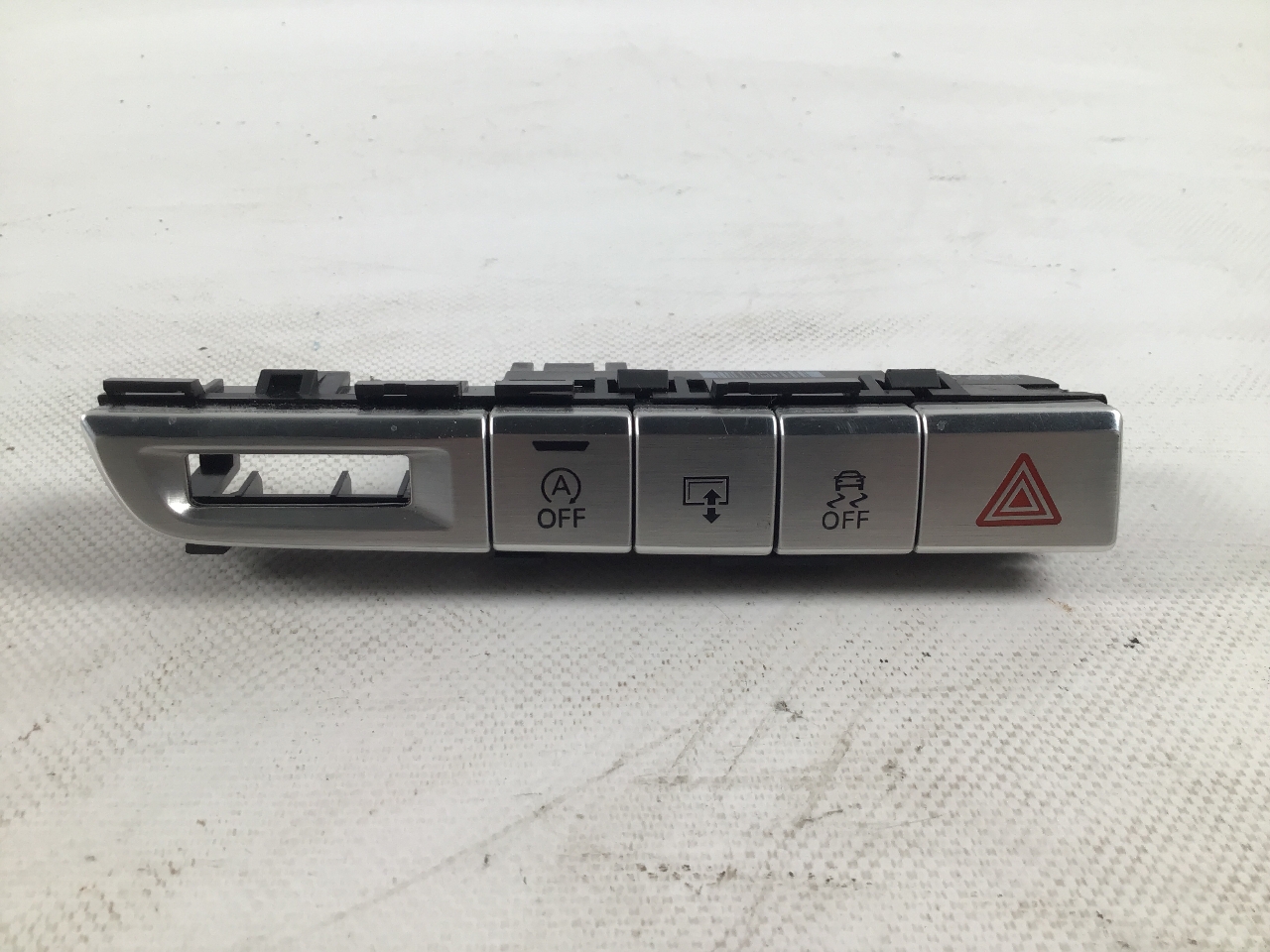 Interrupteur de feux de détresse AUDI A8 (4H) 3.0 TDI quattro  184 kW  250 PS (07.2010-01.2018) Interrupteur de feux de détresse AUDI A8 (4H) 3.0 TDI quattro  184 kW  250 PS (07.2010-01.2018)