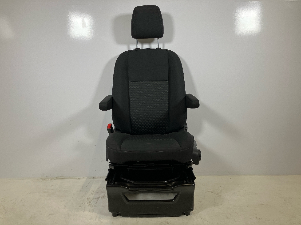 Seat left front FORD Transit V363 Pritsche/Fahrgestell (FED, FFD) 2.0 TDCi  125 kW  170 PS (03.2016-> ) Seat left front FORD Transit V363 Pritsche/Fahrgestell (FED, FFD) 2.0 TDCi  125 kW  170 PS (03.2016-> )